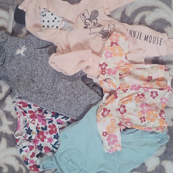 Baby Girl Lot.  Mostly 0-3/3m. Over 50 Items - Picture 7 of 9